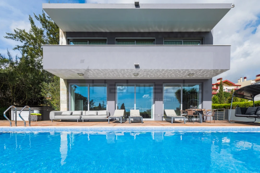 Moradia T6 para Venda em Queluz e Belas Foto 4