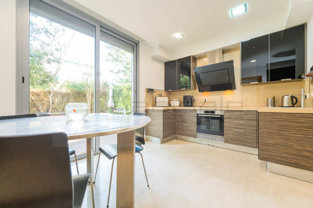 Moradia T6 para Venda em Queluz e Belas Foto 17