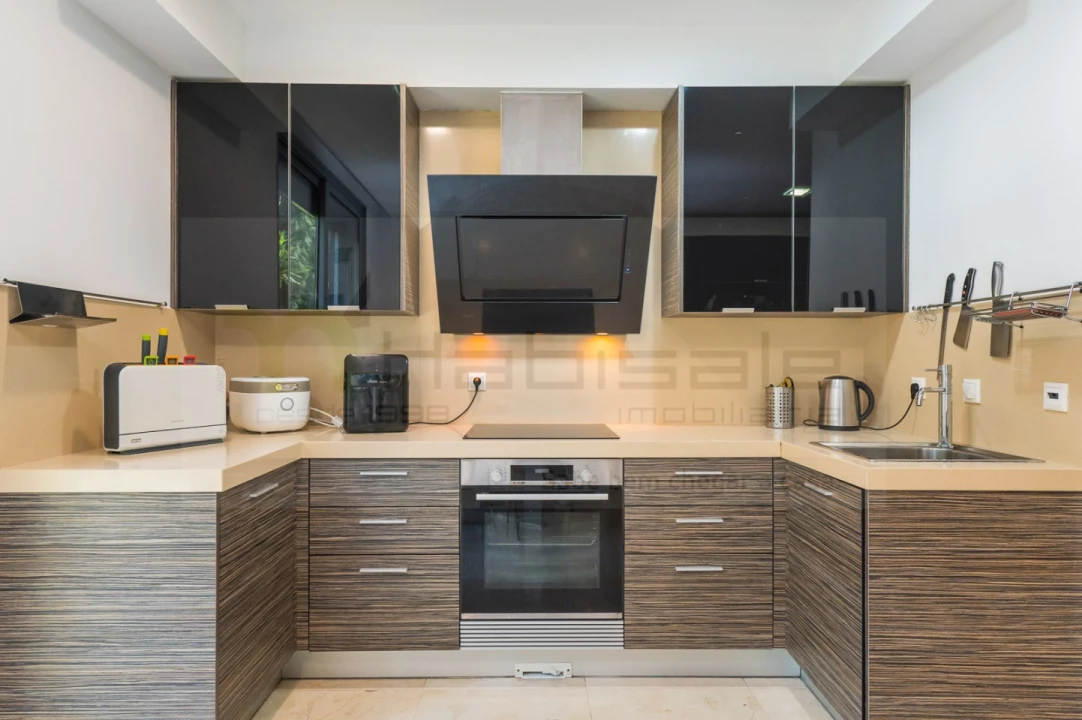 Moradia T6 para Venda em Queluz e Belas Foto 19