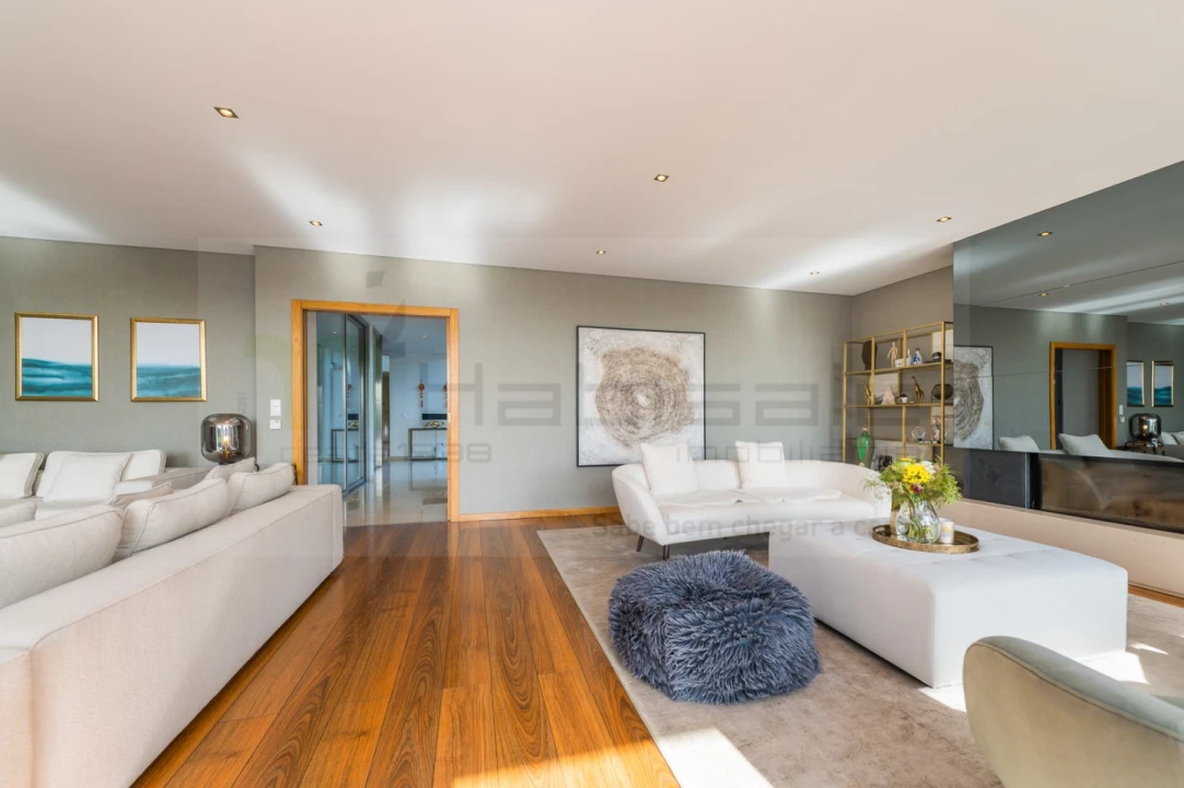 Moradia T6 para Venda em Queluz e Belas Foto 37