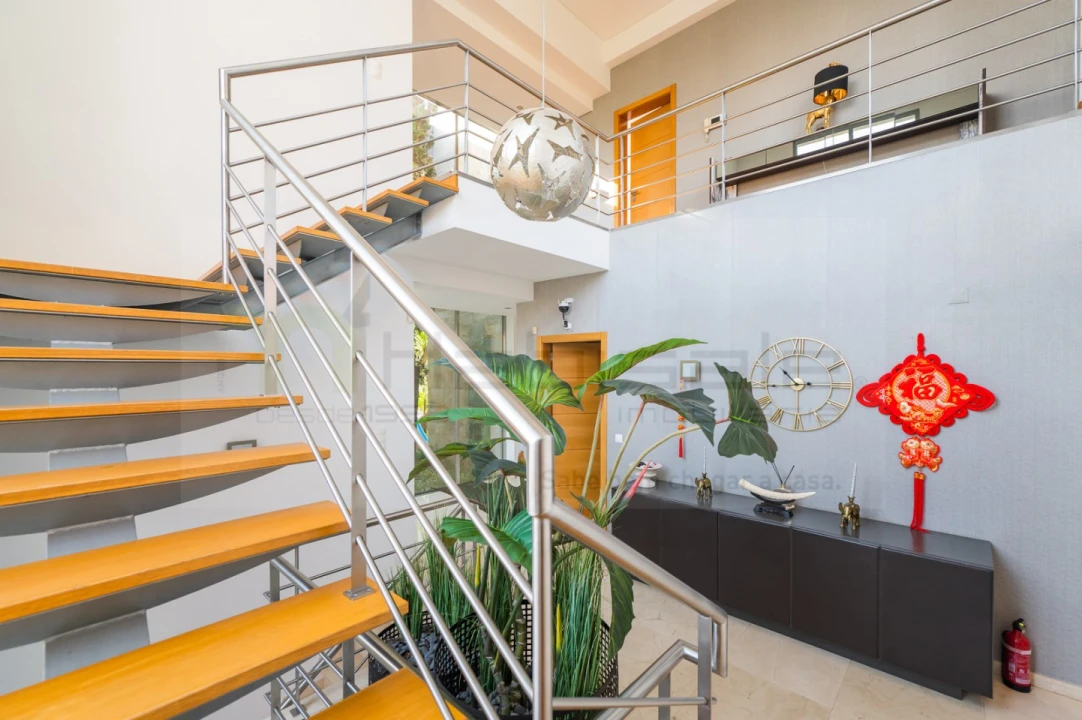 Moradia T6 para Venda em Queluz e Belas Foto 39