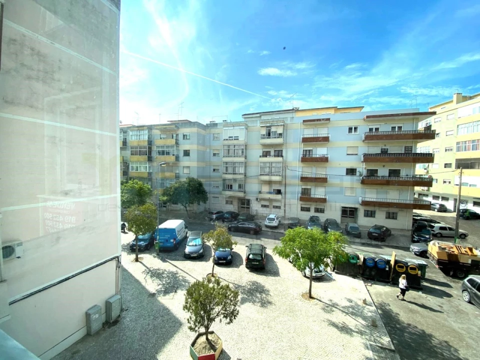 Apartamento T2 para Venda em Laranjeiro e Feijó Foto 5