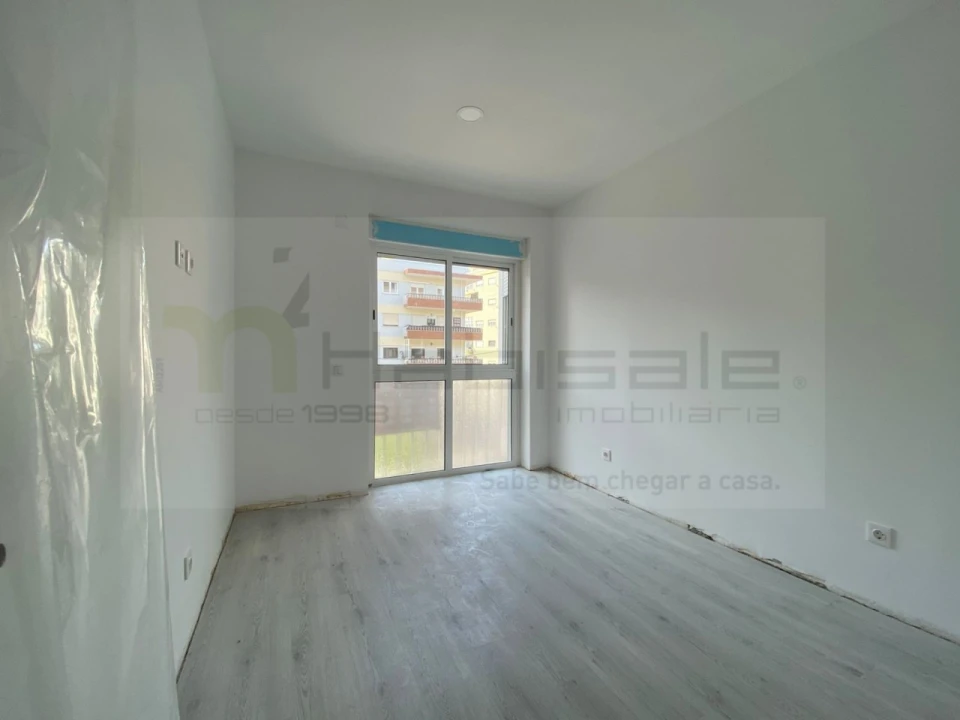 Apartamento T2 para Venda em Laranjeiro e Feijó Foto 16