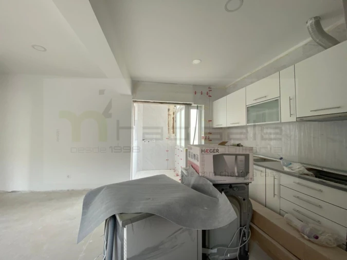 Apartamento T2 para Venda em Laranjeiro e Feijó Foto 2