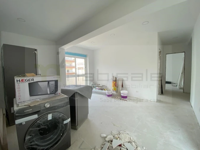 Apartamento T2 para Venda em Laranjeiro e Feijó Foto 3