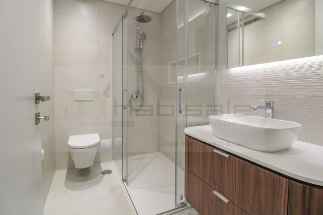 Apartamento T5 para Venda em Laranjeiro e Feijó Foto 8