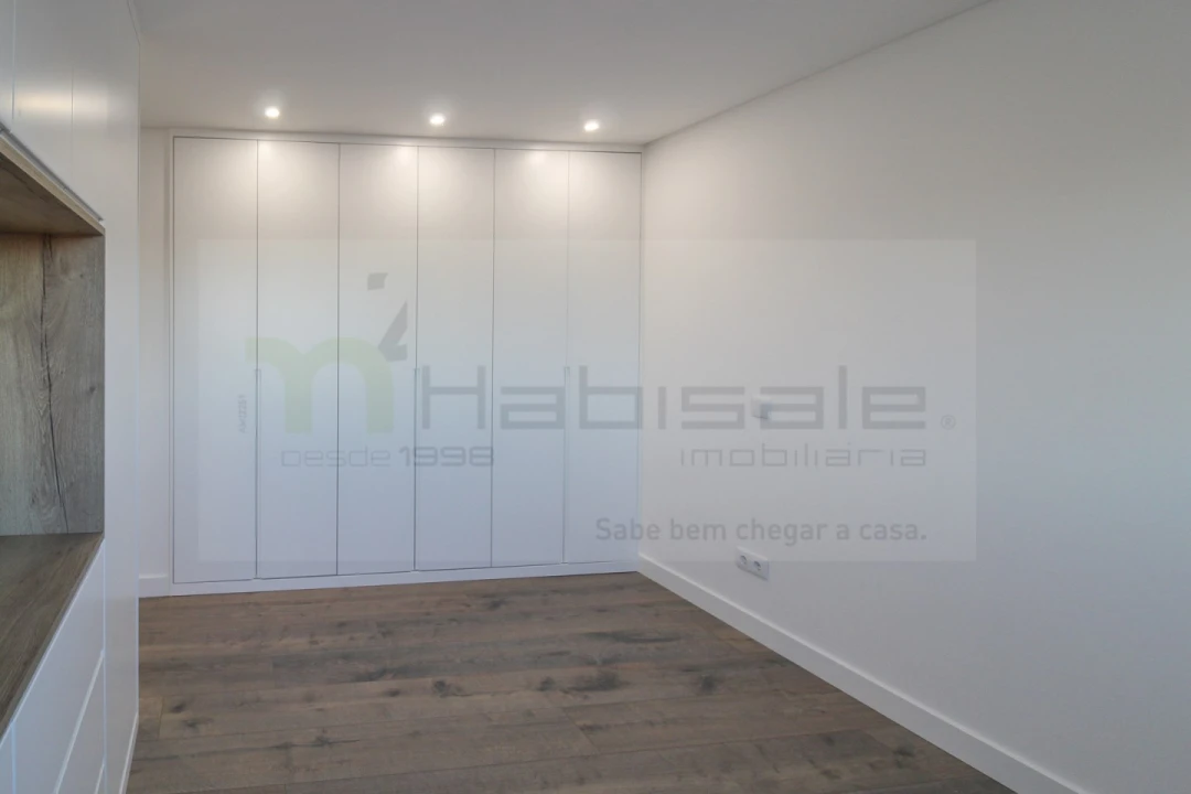 Apartamento T5 para Venda em Laranjeiro e Feijó Foto 10