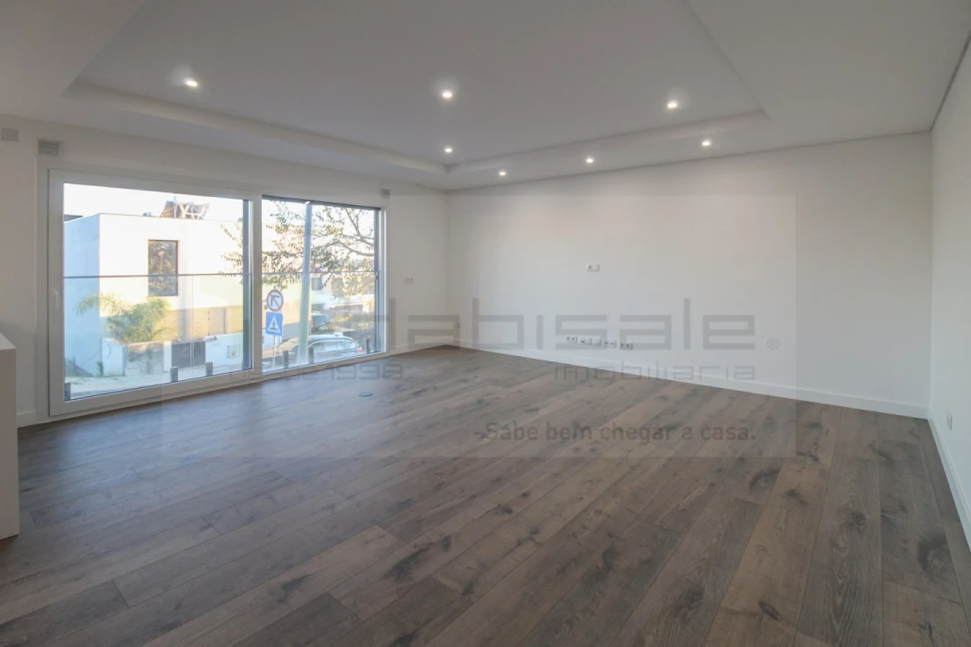 Apartamento T5 para Venda em Laranjeiro e Feijó Foto 14