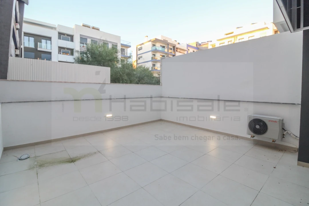 Apartamento T5 para Venda em Laranjeiro e Feijó Foto 18