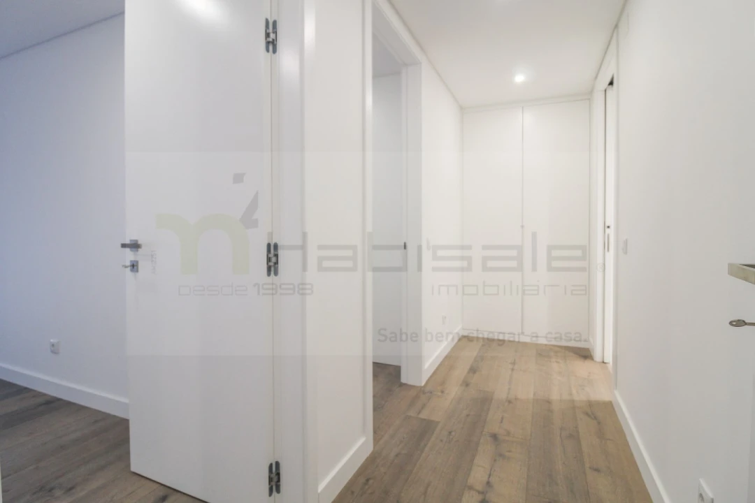 Apartamento T5 para Venda em Laranjeiro e Feijó Foto 23