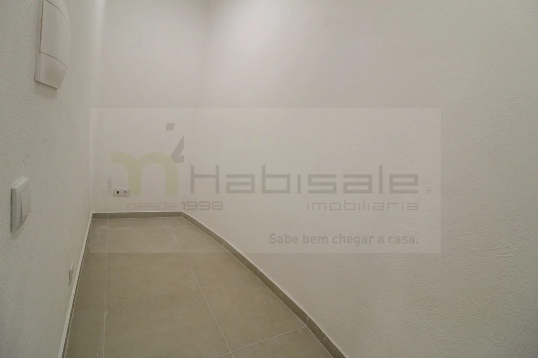 Apartamento T5 para Venda em Laranjeiro e Feijó Foto 24