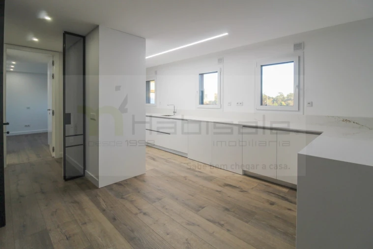 Apartamento T5 para Venda em Laranjeiro e Feijó Foto 15