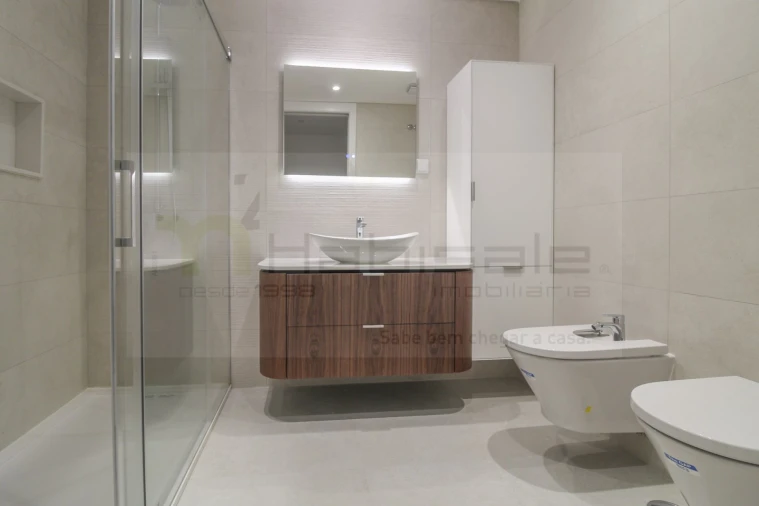 Apartamento T5 para Venda em Laranjeiro e Feijó Foto 22