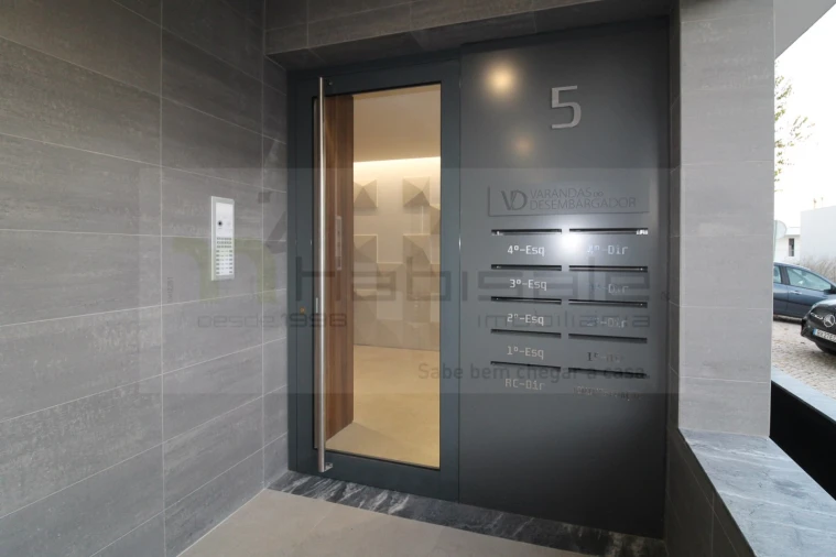 Apartamento T5 para Venda em Laranjeiro e Feijó Foto 26