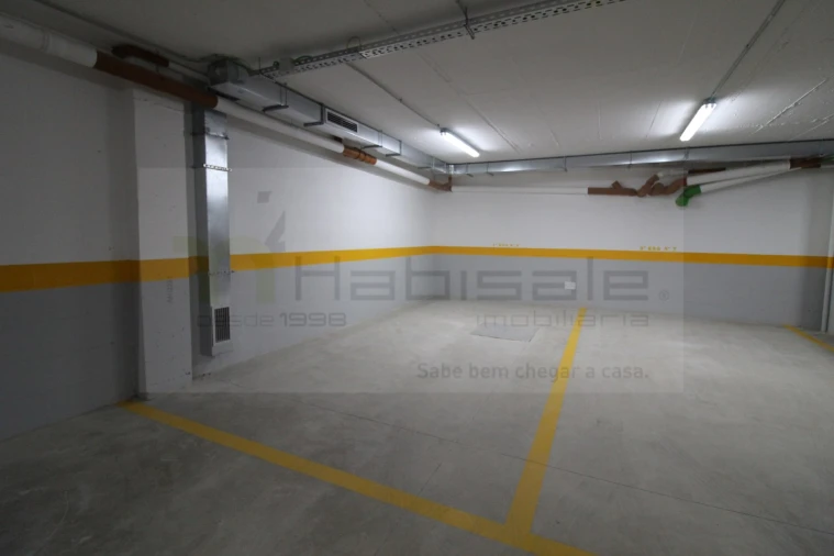 Apartamento T5 para Venda em Laranjeiro e Feijó Foto 28