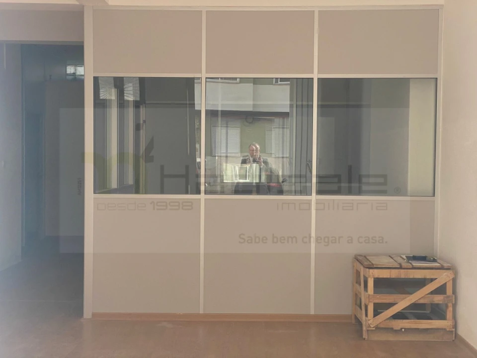 Armazém para Arrendamento em Massamá e Monte Abraão Foto 4