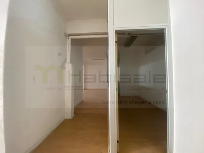 Armazém para Arrendamento em Massamá e Monte Abraão Foto 11