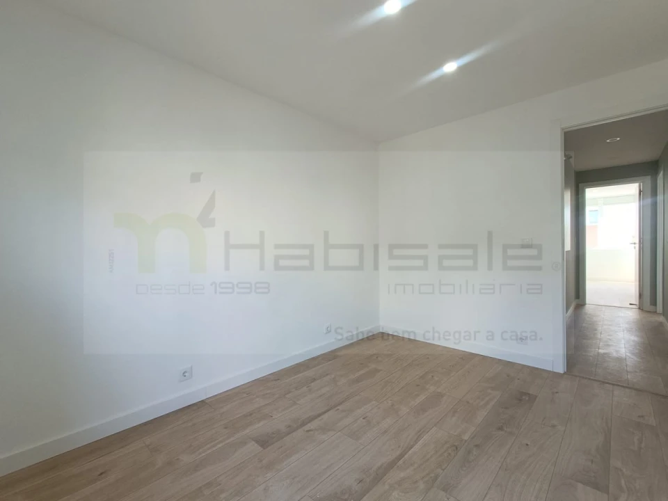 Apartamento T3 para Venda em Águas Livres Foto 6