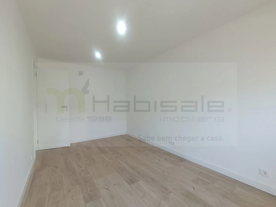 Apartamento T3 para Venda em Águas Livres Foto 13