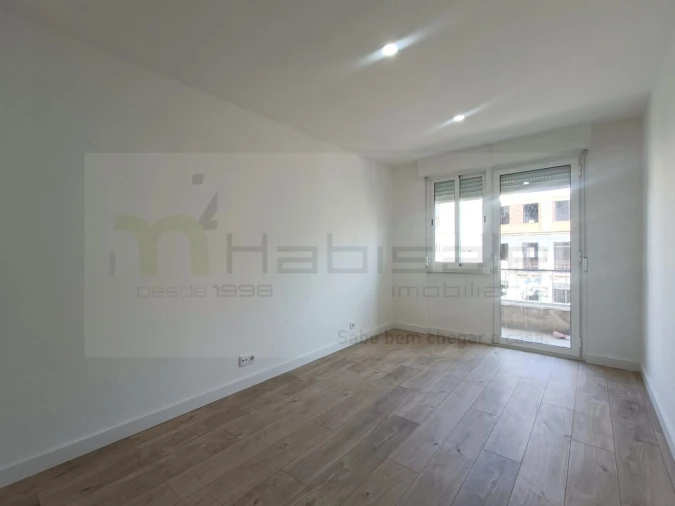 Apartamento T3 para Venda em Águas Livres Foto 10