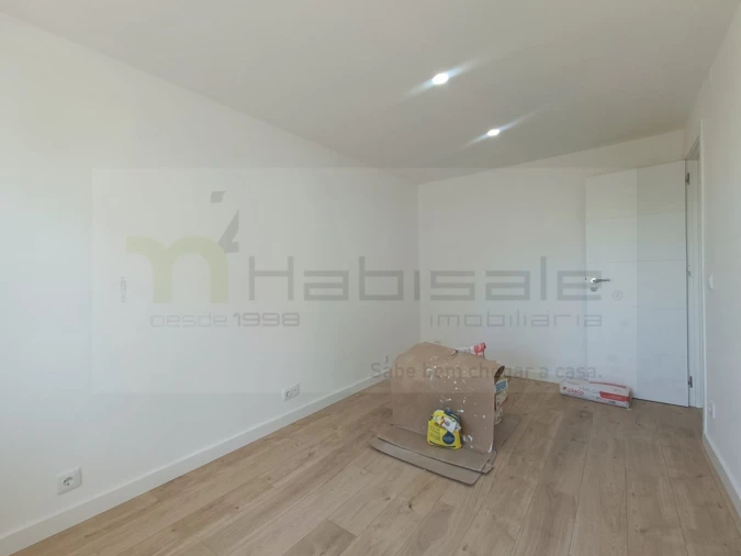 Apartamento T3 para Venda em Águas Livres Foto 14