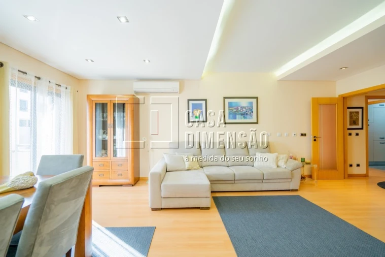 Apartamento T3 para Venda em Barcarena Foto 13