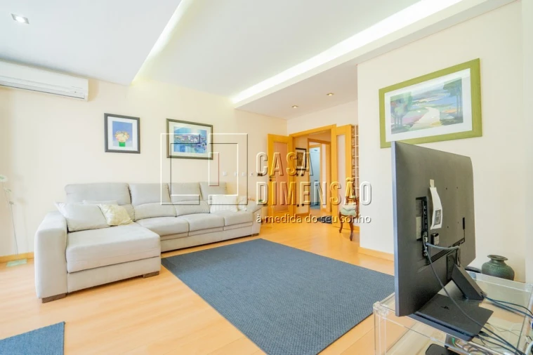 Apartamento T3 para Venda em Barcarena Foto 19