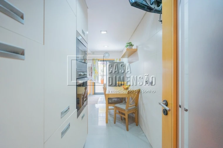 Apartamento T3 para Venda em Barcarena Foto 30