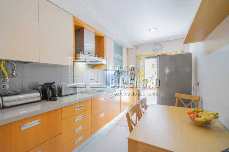 Apartamento T3 para Venda em Barcarena Foto 31