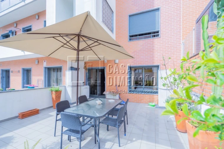 Apartamento T3 para Venda em Barcarena Foto 1