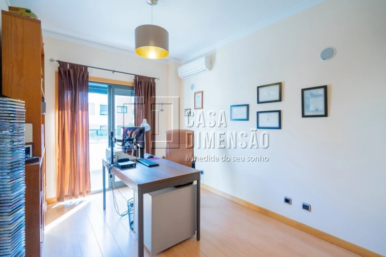 Apartamento T3 para Venda em Barcarena Foto 55