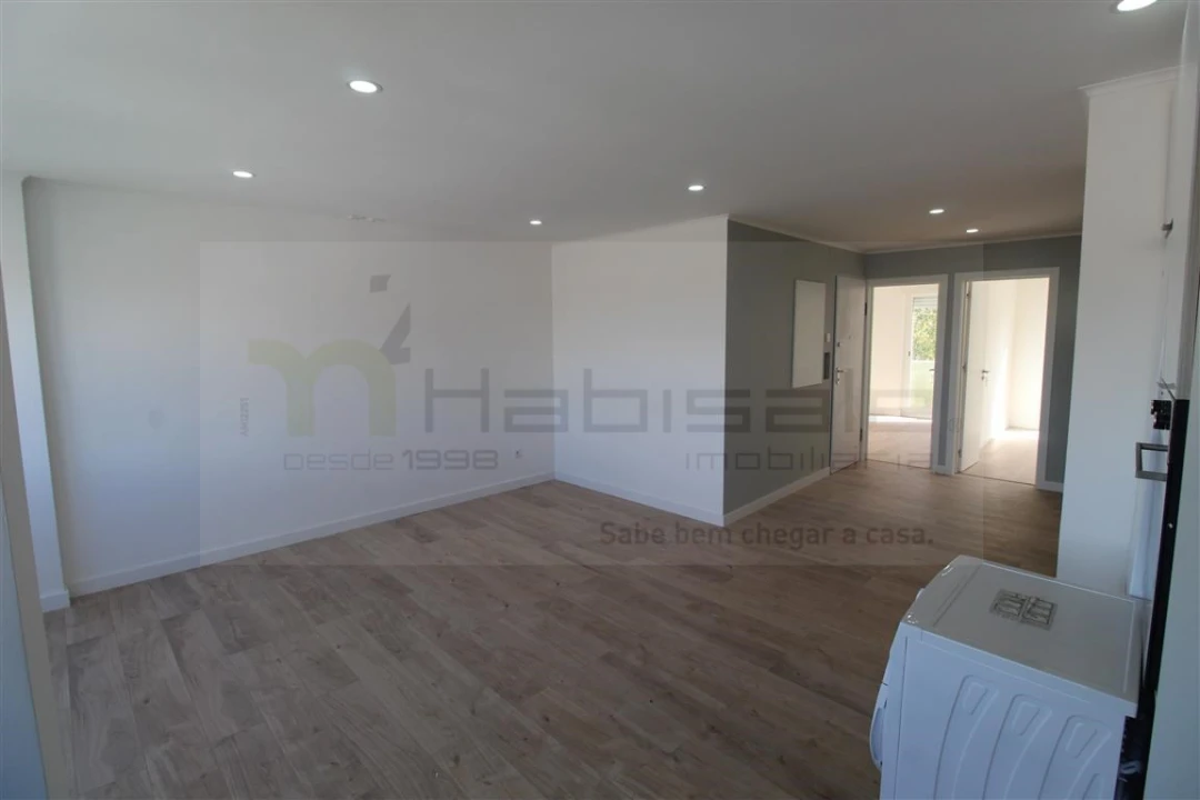 Apartamento T4 para Venda em Águas Livres Foto 6