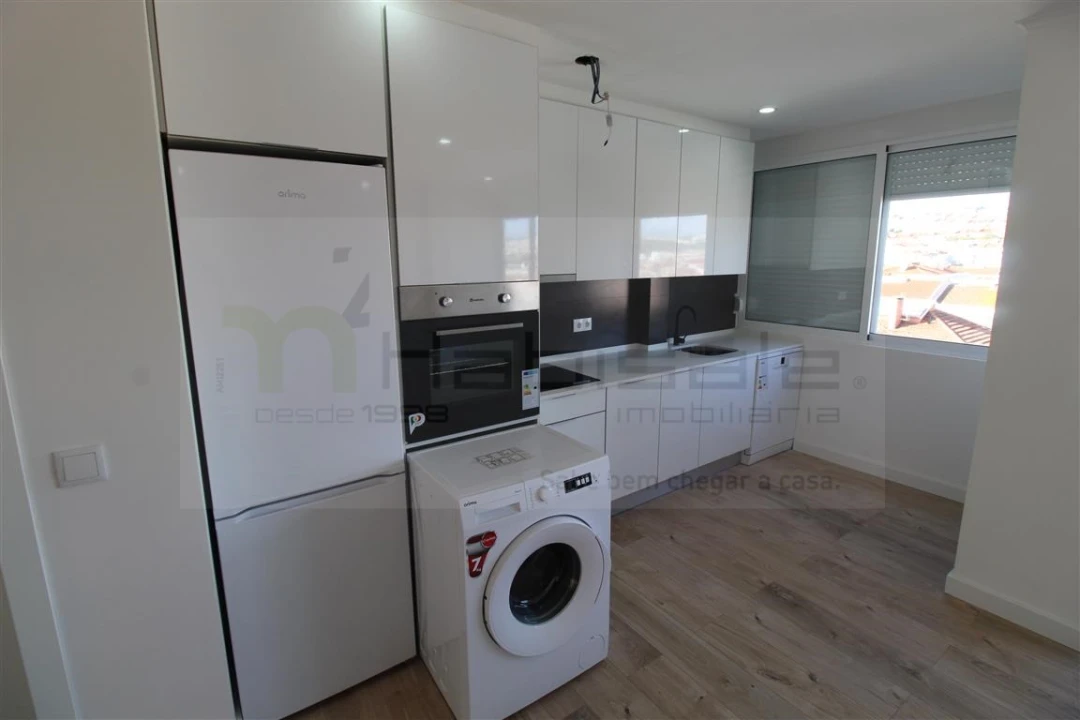 Apartamento T4 para Venda em Águas Livres Foto 7