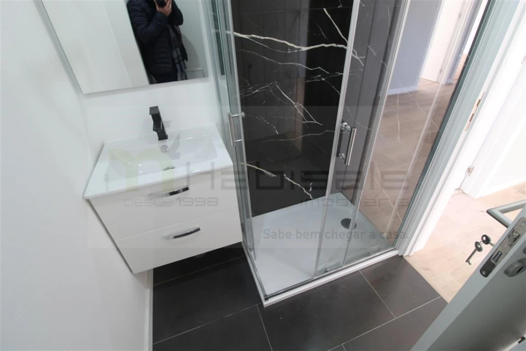 Apartamento T4 para Venda em Águas Livres Foto 12