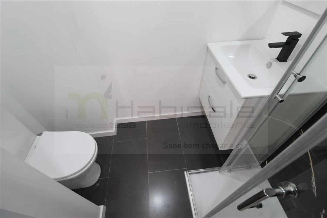 Apartamento T4 para Venda em Águas Livres Foto 14