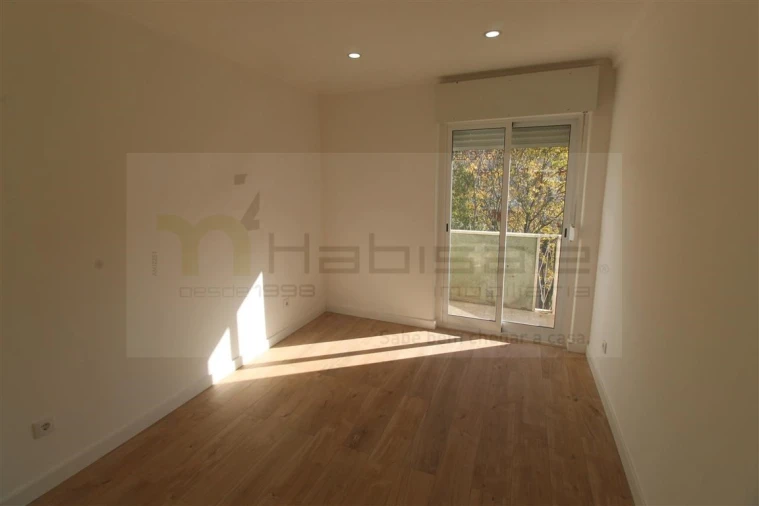 Apartamento T4 para Venda em Águas Livres Foto 17