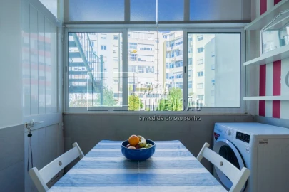 Apartamento T2 para Venda em Benfica