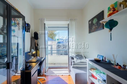 Apartamento T2 para Venda em Benfica