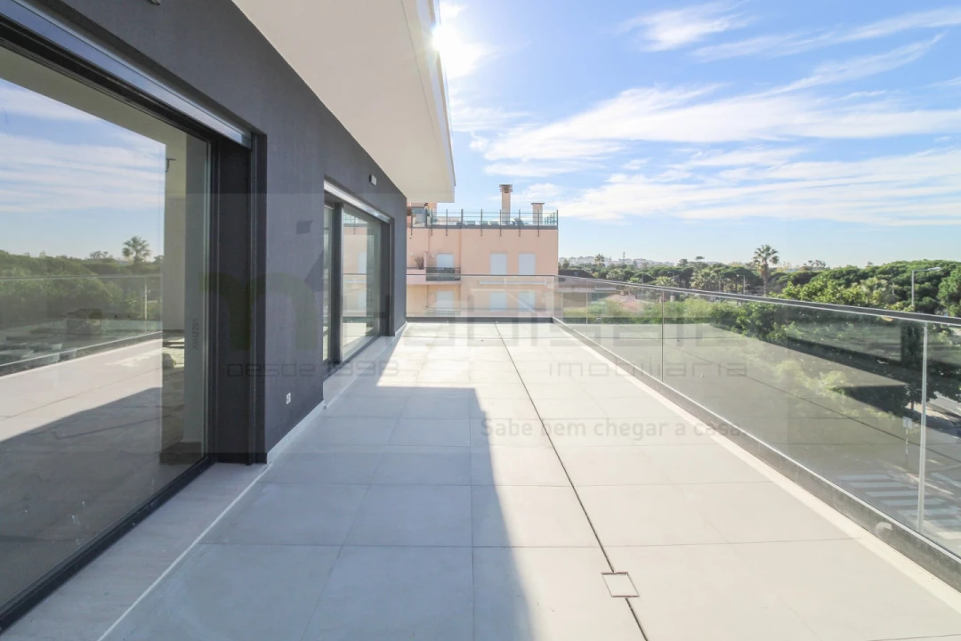 Apartamento T3 para Venda em Costa da Caparica Foto 31