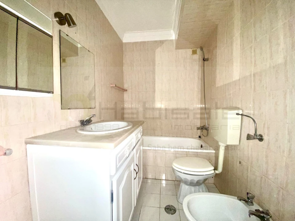 Apartamento T1 para Venda em São João das Lampas e Terrugem Foto 13