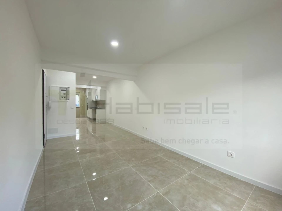 Apartamento T2 para Venda em Almada, Cova da Piedade, Pragal e Cacilhas Foto 2