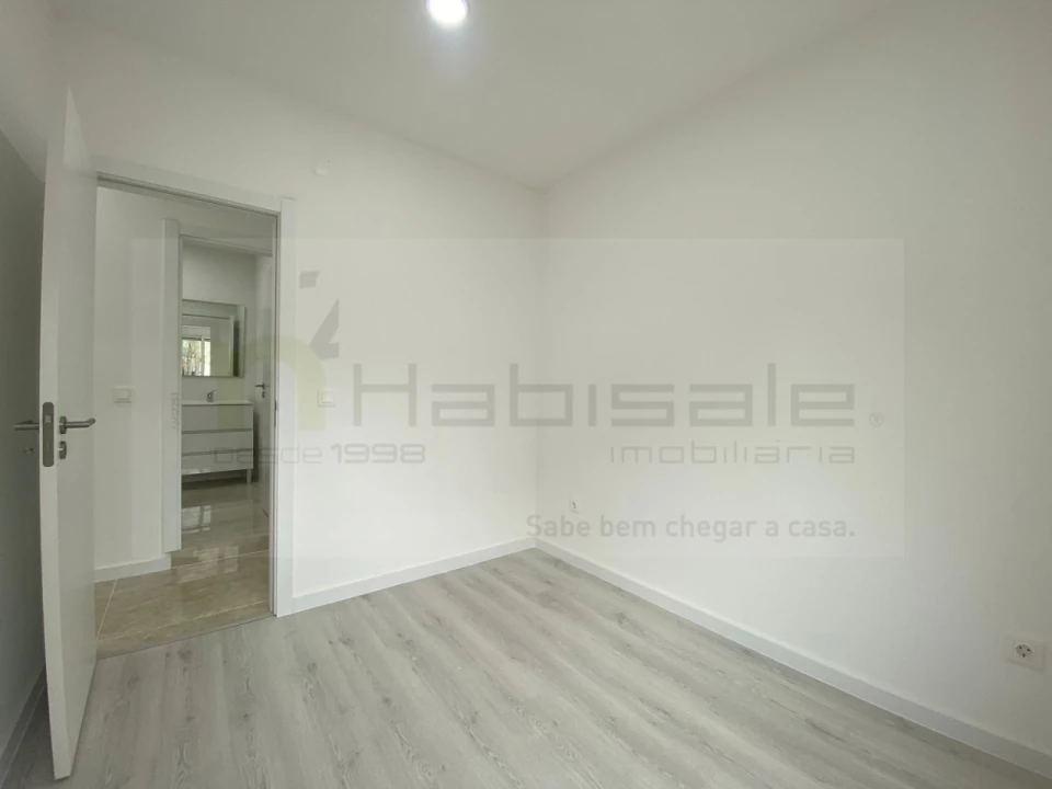Apartamento T2 para Venda em Almada, Cova da Piedade, Pragal e Cacilhas Foto 17