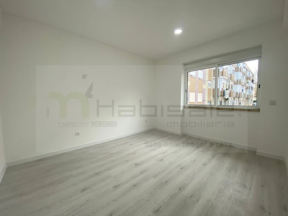 Apartamento T2 para Venda em Almada, Cova da Piedade, Pragal e Cacilhas Foto 23