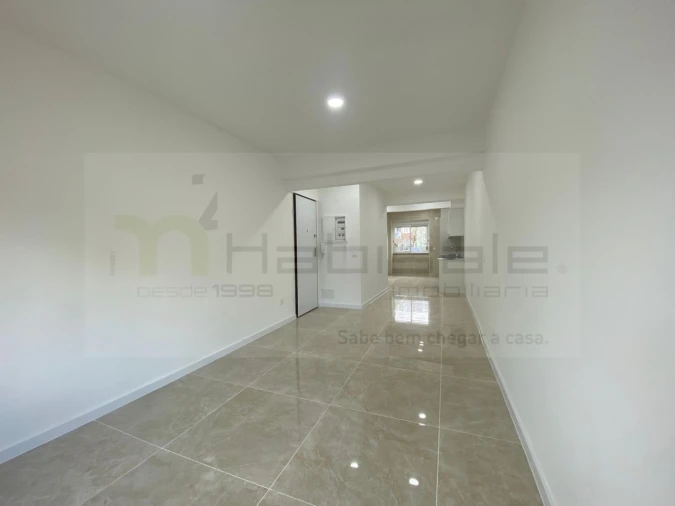 Apartamento T2 para Venda em Almada, Cova da Piedade, Pragal e Cacilhas Foto 1