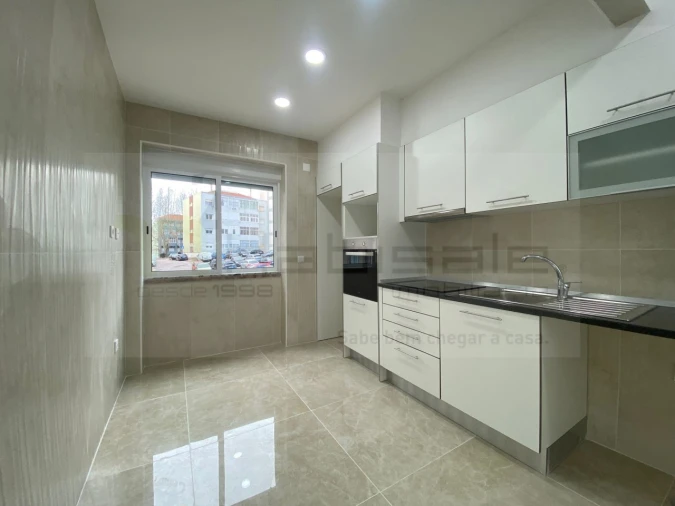 Apartamento T2 para Venda em Almada, Cova da Piedade, Pragal e Cacilhas Foto 9