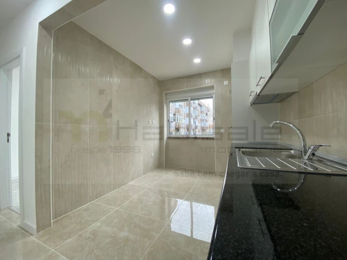 Apartamento T2 para Venda em Almada, Cova da Piedade, Pragal e Cacilhas Foto 10