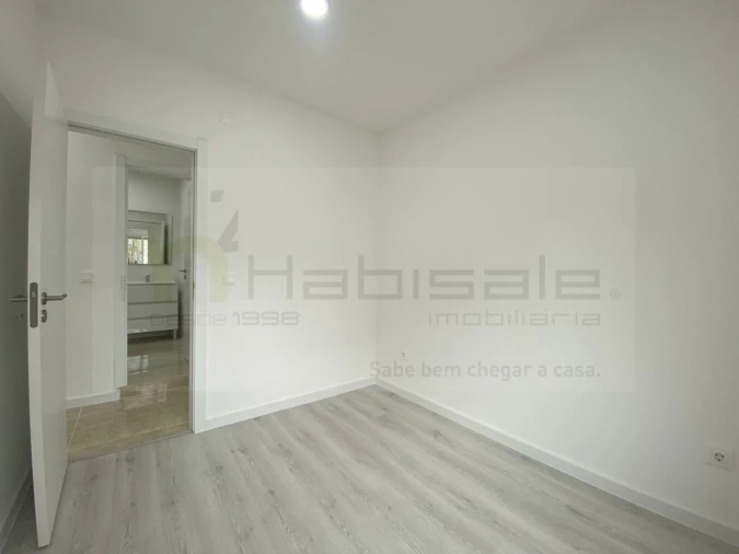 Apartamento T2 para Venda em Almada, Cova da Piedade, Pragal e Cacilhas Foto 17