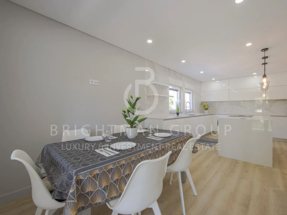 Moradia T4 para Venda em Corroios Foto 17