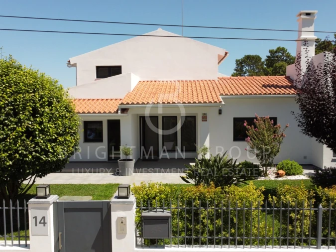 Moradia T4 para Venda em Corroios Foto 2