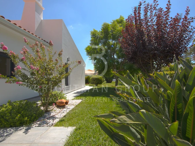 Moradia T4 para Venda em Corroios Foto 31